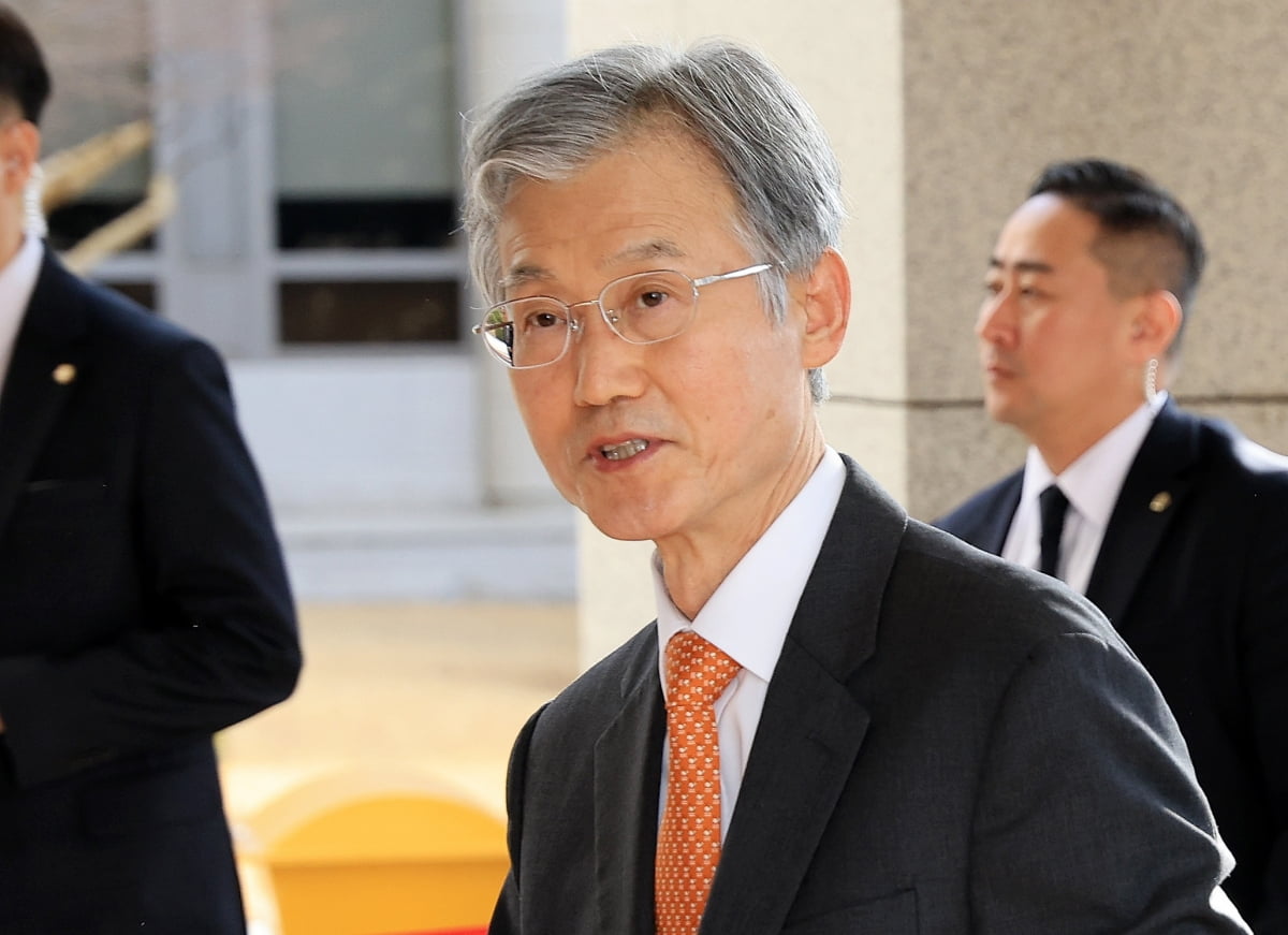 정청래 "조희대 대법원장, 거취 고민할 때"
