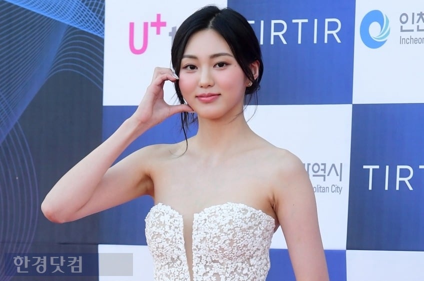 "의미없는 시간들"…권은빈, 26살에 연예계 은퇴 속사정