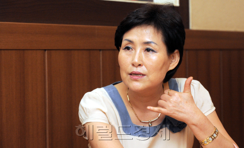 <기부에 중독된 사람들>“얼마나 답답할까…마음이 울어요”