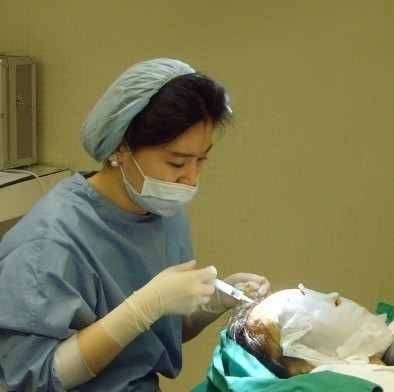 잔머리 반영구 헤어라인교정이 가능하다