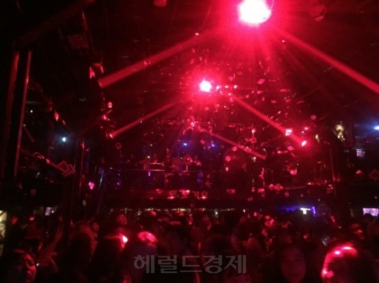 [취재X파일] ‘토토가’ 인기 업은 ‘토토가요’ 가보니…소맥 가격이?
