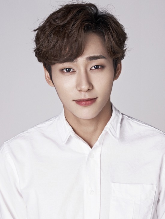유니크(UNIQ) 성주, 중국 사천위성 대형 예능 역사로 돌아가자 고정 게스트 발탁
