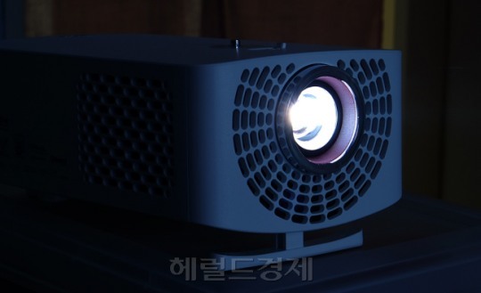 [가성비 오덕] 100인치의 즐거움, LG전자 미니빔 PF1500