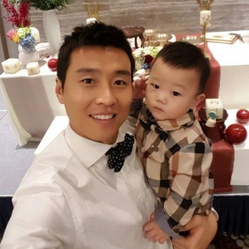 슈퍼맨 이동국 아들 대박이, 돌잔치서 아빠와 찰칵