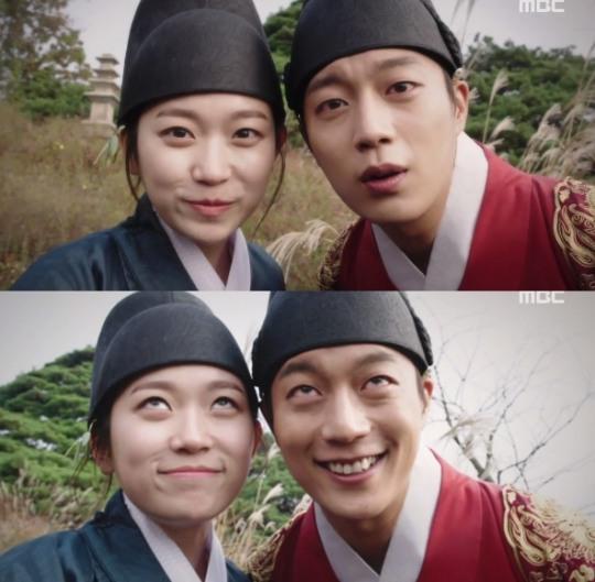퐁당퐁당 러브 김슬기 윤두준 ‘깜짝’ 셀카? “오늘밤 12시라고 전해라~”