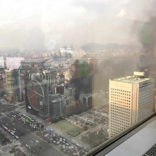 [속보] 삼성동 화재 발생, “검은 연기 뒤덮어”
