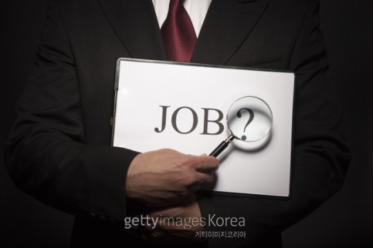 삼성, 직원 2500명 줄여...벼랑 끝 조선업계의 3배
