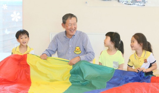 허창수 회장 등 전경련 임직원 보듬이나눔이어린이집에서 봉사활동