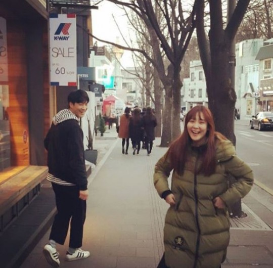 다나 애인 이호재, ‘잉여들의 히치하이킹’ 연출한 촉망받는 감독