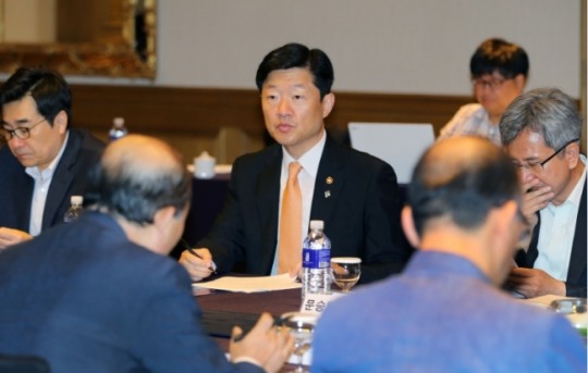 [포토뉴스]우태희 산업부 차관, 에너지신산업 3대 모델 업계 간담회