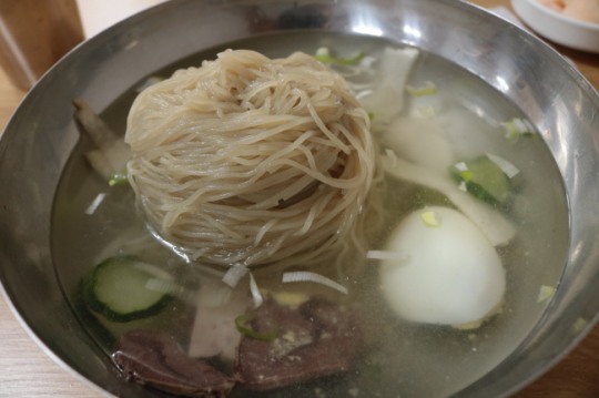 [한 젓가락 하실랭면] 떠오르는 샛별 ④진미평양냉면, 동무밥상, 배꼽집