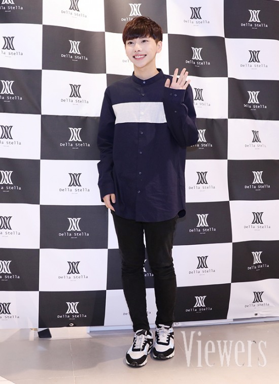 [V포토] 가수 용진, 가을 분위기 물씬 나는 매력남