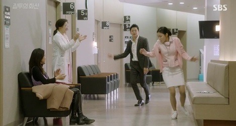 질투의 화신 조정석 공효진 ‘위로의 댄스’ 화제…“같이 노래방 가면 기분↑”