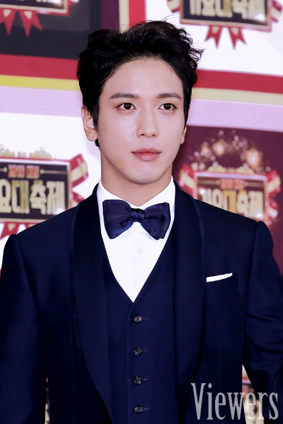 [V포토] 씨앤블루 정용화, 빈틈이 없는 조각 외모 (2016 KBS가요대축제)