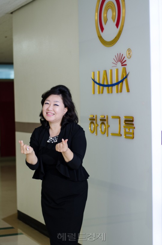 [2018 고객감동·국가경쟁력 브랜드대상/ 하하생명공학(주)] 대장 노폐물 없애는 세정기 ‘하하 해피★콜론’