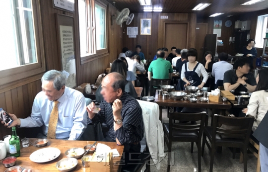 [평양냉면의 재발견 ①] [르포] “남북정상회담 후 갑자기 평냉 당기더라구요”