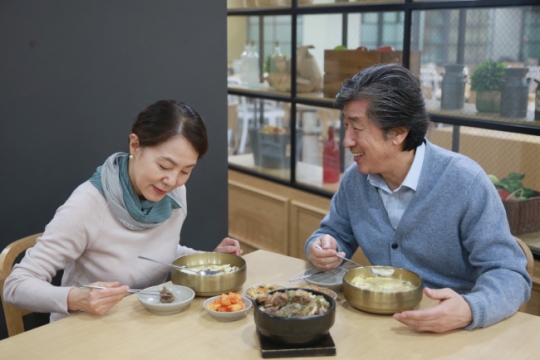 [지금은 100세 시대 ①] 100세까지 씹고 뜯고 맛보세요…한층 진화한 실버푸드