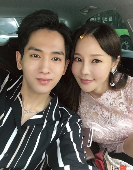 17세 연상연하 커플 미나 류필립 ”변치 않을 거예요”