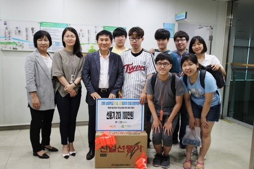 유디치과, ‘성장학교 별’ 학생들의 선행활동에 기부금 후원