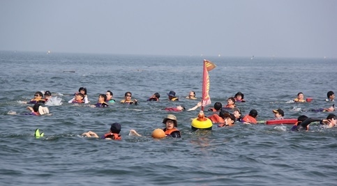 강에서 바다에서…250명 초등 교원 생존수영 연수