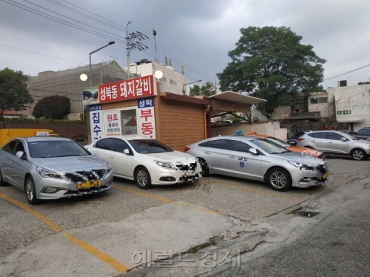 [점심의 사회학⑨] “주차쉽고 빨리 먹어야 돈 벌러 나가지” 기사식당의 ‘스피드점심’
