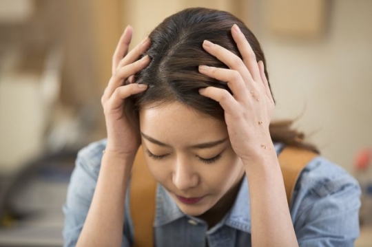 [명절후유증 털어내기 ②] ‘머리가 띵’ 두통 계속 된다면…스트레칭도 효과