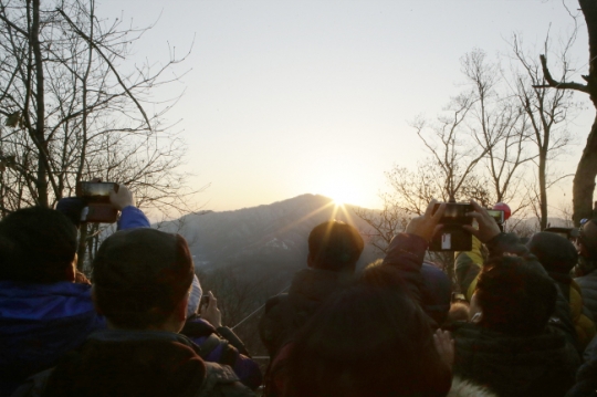 김상돈 의왕시장, “모락산 정상에서 새해 소망 빌어요”