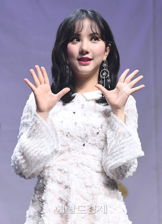 [포토;뷰] 여자친구 은하 거지존 헤어도 예뻐 