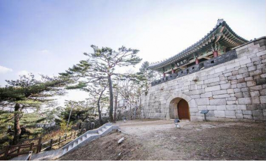 북악산 한양도성 365일 개방한다…월요휴무 없애고 탐방시간도 3시간 확대