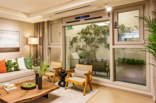 금호석유화학, 휴그린 환기창 제품군 강화…“미세먼지 잡는다”