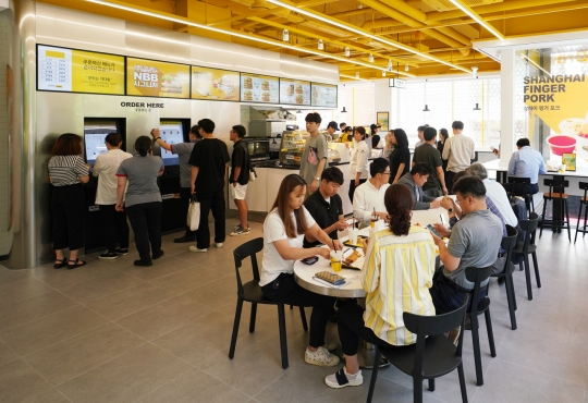 한 달만 5만개 판매…노브랜드 버거, 신세계 외식사업 구원투수 될까