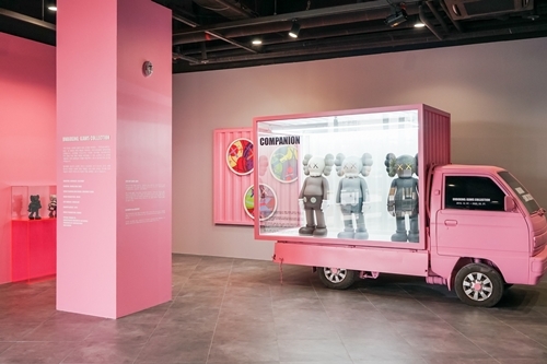 ‘카우스 컬렉션’ 展 , 인기 캐릭터 컬래버레이션을 비롯해 앨리웨이 광교서 개최