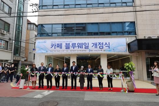 윤창기공 자회사형 장애인표준사업장 ‘카페 블루웨일’ 개점
