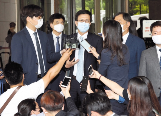 정권바람 타는 로펌…바른 지고 지평·엘케이비 뜨고
