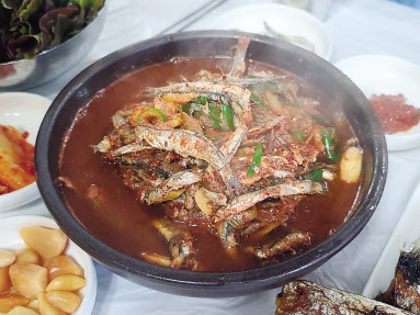 어머니 품같은 남해...지친 몸·마음 치유 ‘보물섬’을 걷다