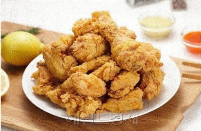 자체 주문앱 강화하는 치킨업계…배달 앱 의존도 낮춘다
