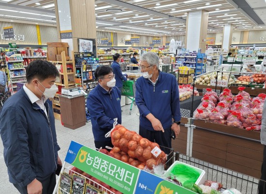 경북농협 추석앞두고 식품안전 특별점검나서 …하나로마트등 60여매장 대상