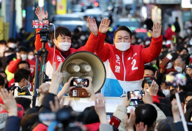 이준석 李, 소도둑이냐…전용기 소껍데기부터 해명하라