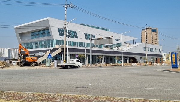 광양수산물유통센터 도매시장 운영법인 가까스로 선정