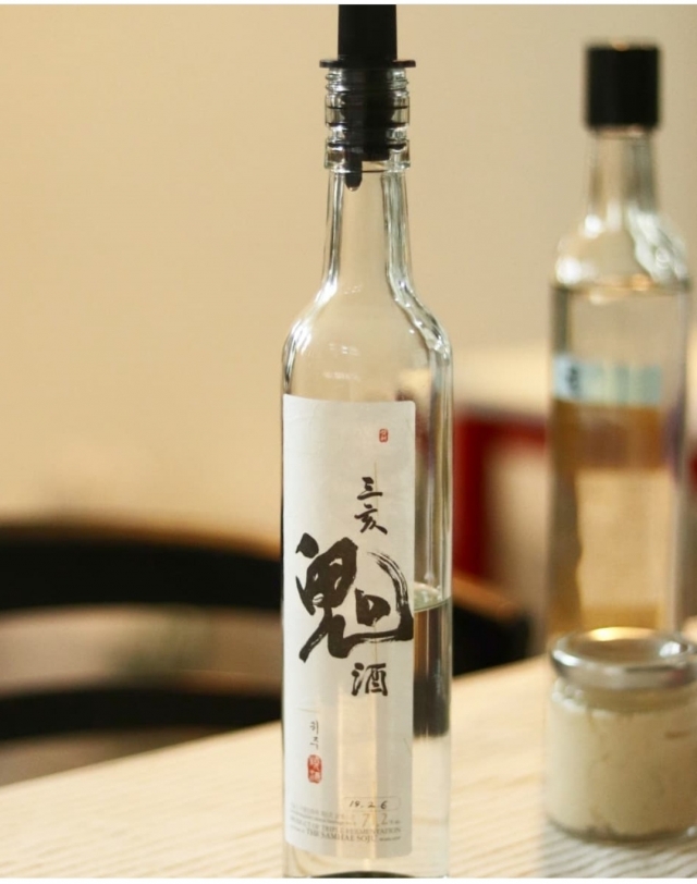 하루 딱 1병 빚는 30만원짜리 이 소주…식객 허영만도 취한 그 맛[채상우의 미담:味談]