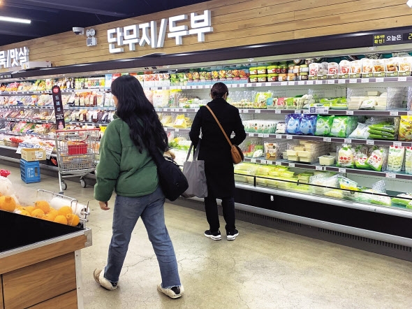 핫도그 개당 750원꼴...MZ세대도 식자재마트로