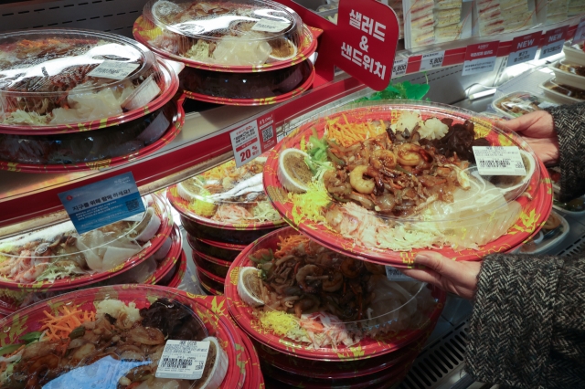 비빔밥·냉면 ‘1만원 시대’…자장면도 7000원 코앞