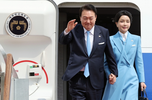 김의겸 “尹, 백악관 노래방서 150조 내고 ‘아메리칸 파이’ 부른 것”