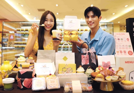 MZ 즐길거리 가득...백화점 F&B 리뉴얼