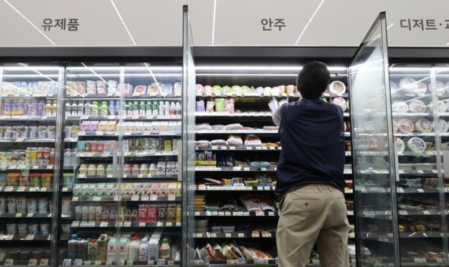 ‘골목길 담뱃가게’ 언젯적 얘기…집앞 백화점 된 편의점, 담배 매출비 ‘역대 최저’