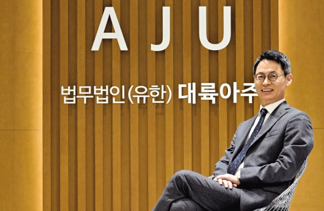 “신사업 적극 개척, 법률시장 확대에 기여하겠다” [헤경이 만난 사람-이규철 법무법인 대륙아주 대표변호사]