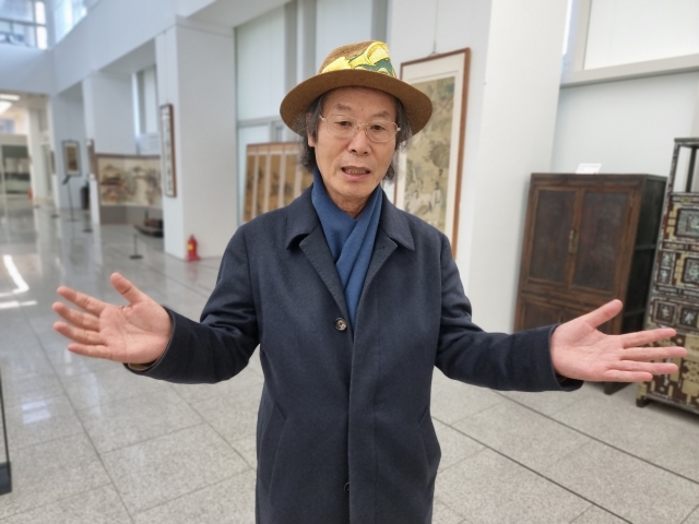 부산시민 위해 평생 모은 수집품 공개한 김종신 해성아트베이 회장