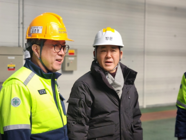 환경부 차관, 포스코퓨처엠 포항 음극재 공장 방문