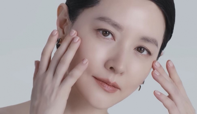 “50대인데 이런 피부, 말이 돼?” 생소한 회사에 ‘이영애’ 등장, 알고보니