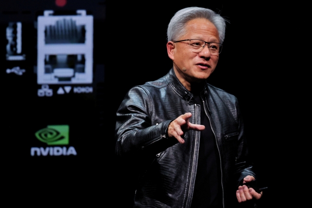 젠슨 황, 엔비디아 차세대 AI GPU 루빈 최초 공개
